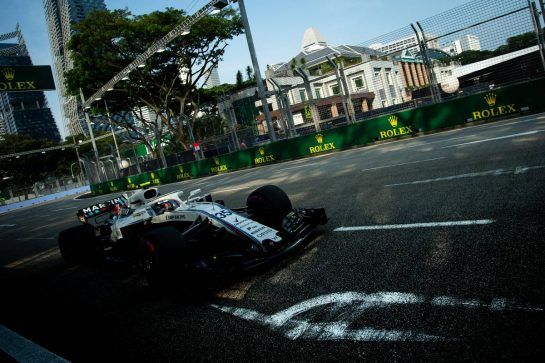 Sergey Sirotkin (RUS) Williams FW41.
14.09.2018. Formula 1 World Championship, Rd 15, Singapore Grand Prix, Marina Bay Street Circuit, Singapore, Practice Day.
- www.xpbimages.com, EMail: requests@xpbimages.com - copy of publication required for printed pictures. Every used picture is fee-liable. © Copyright: Bearne / XPB Images