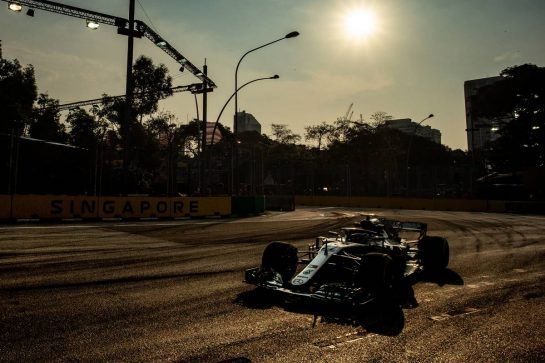 Valtteri Bottas (FIN) Mercedes AMG F1 W09.
14.09.2018. Formula 1 World Championship, Rd 15, Singapore Grand Prix, Marina Bay Street Circuit, Singapore, Practice Day.
- www.xpbimages.com, EMail: requests@xpbimages.com - copy of publication required for printed pictures. Every used picture is fee-liable. © Copyright: Bearne / XPB Images