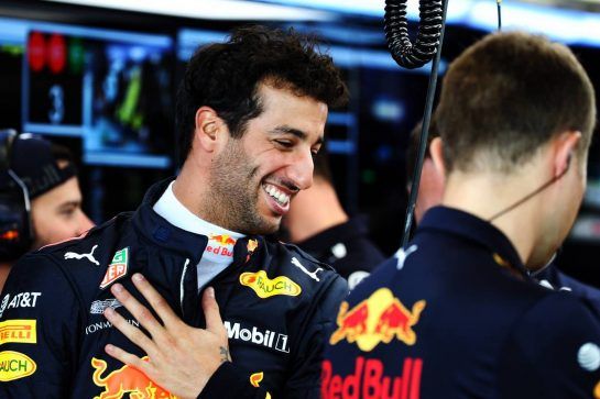 Daniel Ricciardo (AUS) Red Bull Racing.
14.09.2018. Formula 1 World Championship, Rd 15, Singapore Grand Prix, Marina Bay Street Circuit, Singapore, Practice Day.
- www.xpbimages.com, EMail: requests@xpbimages.com - copy of publication required for printed pictures. Every used picture is fee-liable. © Copyright: Batchelor / XPB Images