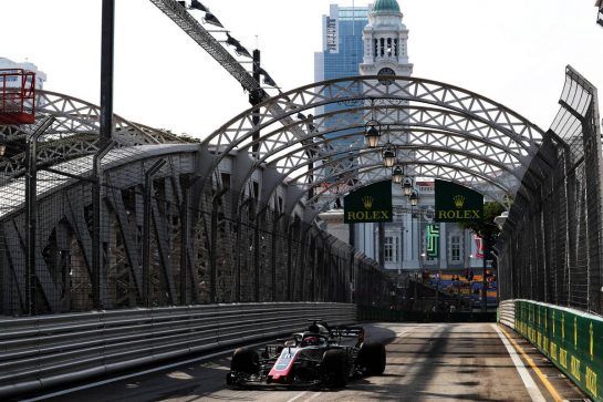 Romain Grosjean (FRA) Haas F1 Team VF-18.
14.09.2018. Formula 1 World Championship, Rd 15, Singapore Grand Prix, Marina Bay Street Circuit, Singapore, Practice Day.
- www.xpbimages.com, EMail: requests@xpbimages.com - copy of publication required for printed pictures. Every used picture is fee-liable. © Copyright: Photo4 / XPB Images