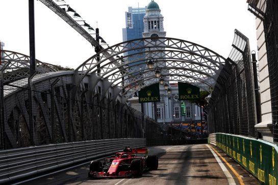 Sebastian Vettel (GER) Ferrari SF71H.
14.09.2018. Formula 1 World Championship, Rd 15, Singapore Grand Prix, Marina Bay Street Circuit, Singapore, Practice Day.
- www.xpbimages.com, EMail: requests@xpbimages.com - copy of publication required for printed pictures. Every used picture is fee-liable. © Copyright: Photo4 / XPB Images