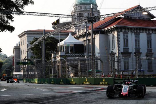 Romain Grosjean (FRA) Haas F1 Team VF-18.
14.09.2018. Formula 1 World Championship, Rd 15, Singapore Grand Prix, Marina Bay Street Circuit, Singapore, Practice Day.
- www.xpbimages.com, EMail: requests@xpbimages.com - copy of publication required for printed pictures. Every used picture is fee-liable. © Copyright: Photo4 / XPB Images