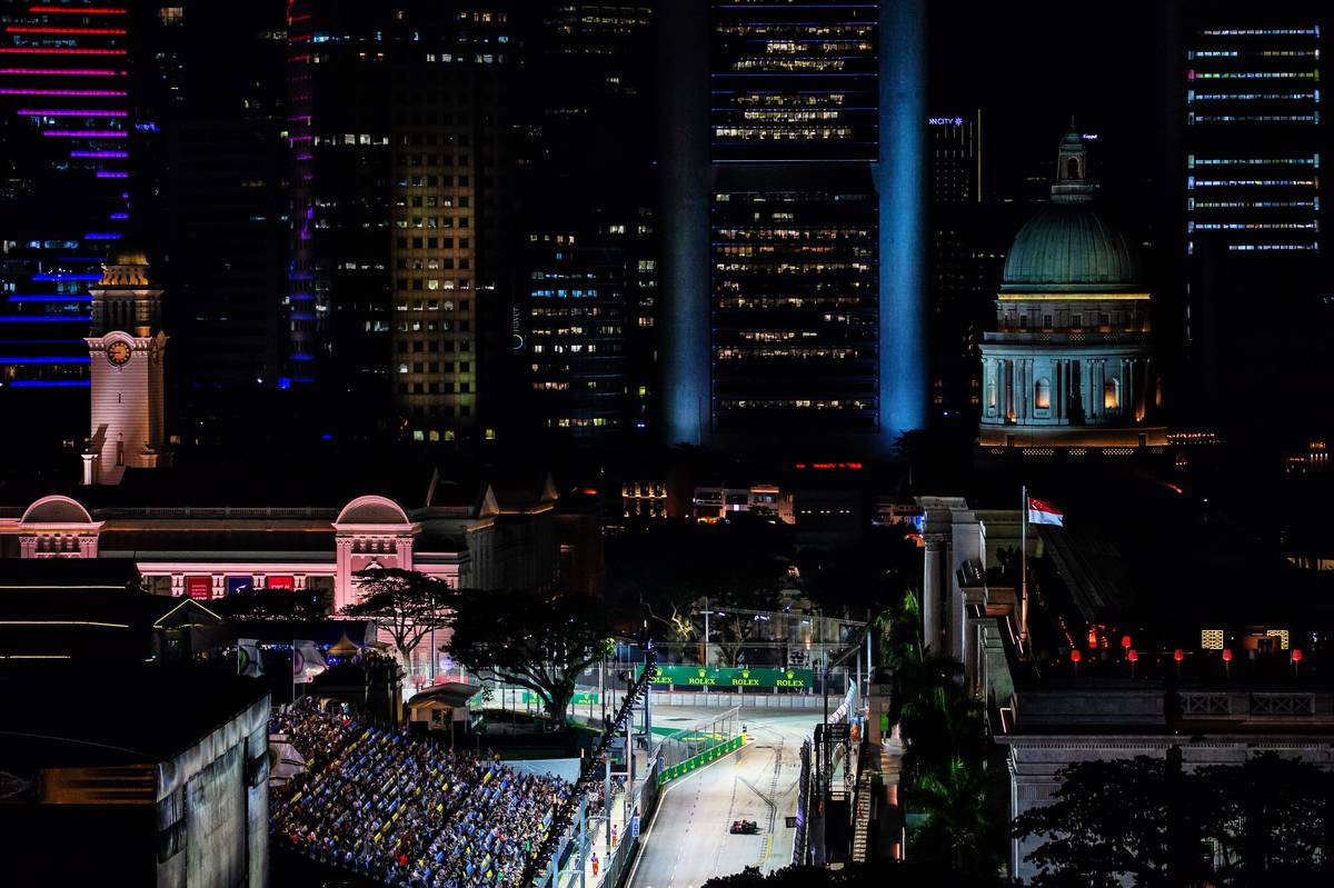 Max Verstappen (NLD) Red Bull Racing RB14.