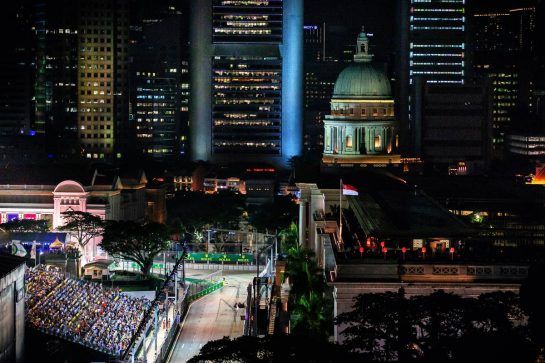 Daniel Ricciardo (AUS) Red Bull Racing RB14.
14.09.2018. Formula 1 World Championship, Rd 15, Singapore Grand Prix, Marina Bay Street Circuit, Singapore, Practice Day.
- www.xpbimages.com, EMail: requests@xpbimages.com - copy of publication required for printed pictures. Every used picture is fee-liable. © Copyright: Bearne / XPB Images