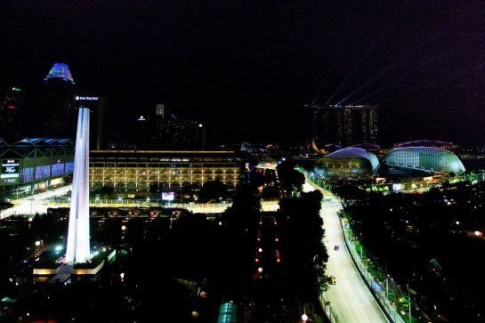 Stoffel Vandoorne (BEL) McLaren MCL33.
14.09.2018. Formula 1 World Championship, Rd 15, Singapore Grand Prix, Marina Bay Street Circuit, Singapore, Practice Day.
- www.xpbimages.com, EMail: requests@xpbimages.com - copy of publication required for printed pictures. Every used picture is fee-liable. © Copyright: Bearne / XPB Images