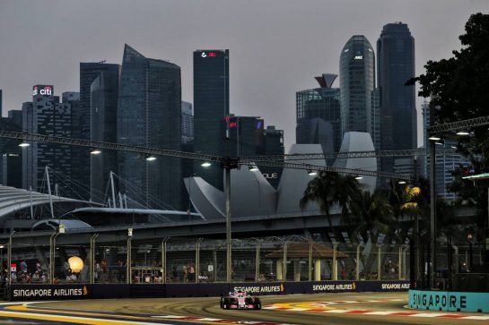 Sergio Perez (MEX) Racing Point Force India F1 VJM11.
15.09.2018. Formula 1 World Championship, Rd 15, Singapore Grand Prix, Marina Bay Street Circuit, Singapore, Qualifying Day.
- www.xpbimages.com, EMail: requests@xpbimages.com - copy of publication required for printed pictures. Every used picture is fee-liable. © Copyright: Moy / XPB Images