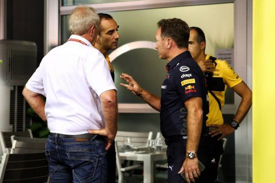 Christian Horner (GBR) Red Bull Racing Team Principal with Cyril Abiteboul (FRA) Renault Sport F1 Managing Director and Dr Helmut Marko (AUT) Red Bull Motorsport Consultant.
15.09.2018. Formula 1 World Championship, Rd 15, Singapore Grand Prix, Marina Bay Street Circuit, Singapore, Qualifying Day.
- www.xpbimages.com, EMail: requests@xpbimages.com - copy of publication required for printed pictures. Every used picture is fee-liable. © Copyright: Batchelor / XPB Images
