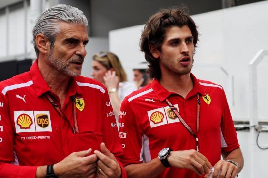 (L to R): Maurizio Arrivabene (ITA) Ferrari Team Principal with Antonio Giovinazzi (ITA) Ferrari Development Driver.
15.09.2018. Formula 1 World Championship, Rd 15, Singapore Grand Prix, Marina Bay Street Circuit, Singapore, Qualifying Day.
- www.xpbimages.com, EMail: requests@xpbimages.com - copy of publication required for printed pictures. Every used picture is fee-liable. © Copyright: Photo4 / XPB Images