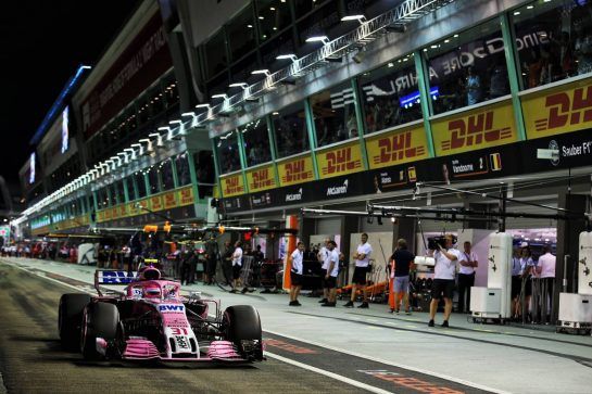 Esteban Ocon (FRA) Racing Point Force India F1 VJM11.
15.09.2018. Formula 1 World Championship, Rd 15, Singapore Grand Prix, Marina Bay Street Circuit, Singapore, Qualifying Day.
- www.xpbimages.com, EMail: requests@xpbimages.com - copy of publication required for printed pictures. Every used picture is fee-liable. © Copyright: Batchelor / XPB Images