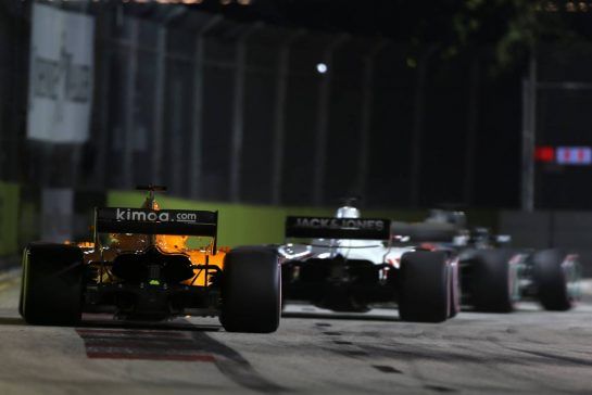 Fernando Alonso (ESP) McLaren F1 
15.09.2018. Formula 1 World Championship, Rd 15, Singapore Grand Prix, Marina Bay Street Circuit, Singapore, Qualifying Day.
- www.xpbimages.com, EMail: requests@xpbimages.com - copy of publication required for printed pictures. Every used picture is fee-liable. © Copyright: Charniaux / XPB Images