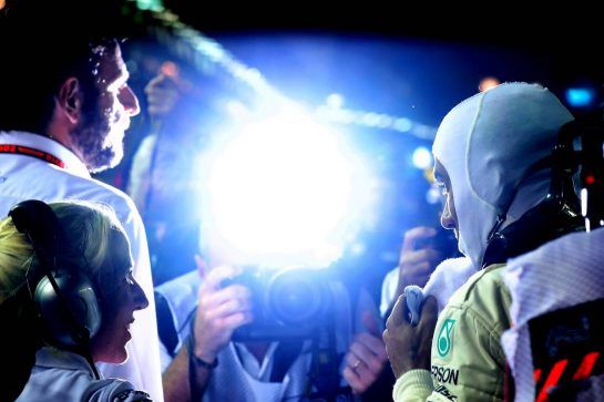 Lewis Hamilton (GBR) Mercedes AMG F1 in qualifying parc ferme.
15.09.2018. Formula 1 World Championship, Rd 15, Singapore Grand Prix, Marina Bay Street Circuit, Singapore, Qualifying Day.
- www.xpbimages.com, EMail: requests@xpbimages.com - copy of publication required for printed pictures. Every used picture is fee-liable. © Copyright: Photo4 / XPB Images