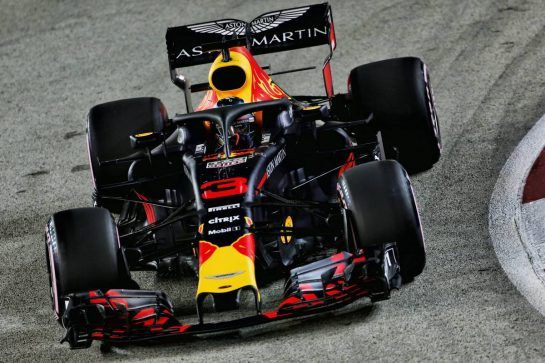 Daniel Ricciardo (AUS) Red Bull Racing RB14.
15.09.2018. Formula 1 World Championship, Rd 15, Singapore Grand Prix, Marina Bay Street Circuit, Singapore, Qualifying Day.
- www.xpbimages.com, EMail: requests@xpbimages.com - copy of publication required for printed pictures. Every used picture is fee-liable. © Copyright: Moy / XPB Images