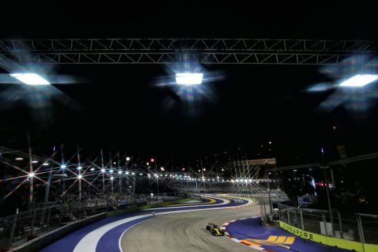 Nico Hulkenberg (GER) Renault Sport F1 Team RS18.
15.09.2018. Formula 1 World Championship, Rd 15, Singapore Grand Prix, Marina Bay Street Circuit, Singapore, Qualifying Day.
- www.xpbimages.com, EMail: requests@xpbimages.com - copy of publication required for printed pictures. Every used picture is fee-liable. © Copyright: Moy / XPB Images