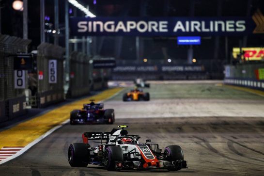 Kevin Magnussen (DEN) Haas VF-18.
16.09.2018. Formula 1 World Championship, Rd 15, Singapore Grand Prix, Marina Bay Street Circuit, Singapore, Race Day.
- www.xpbimages.com, EMail: requests@xpbimages.com - copy of publication required for printed pictures. Every used picture is fee-liable. © Copyright: Batchelor / XPB Images