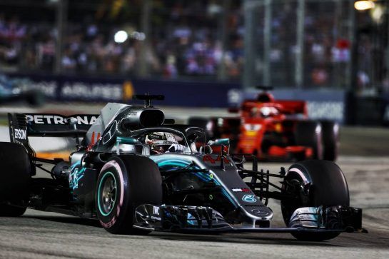 Lewis Hamilton (GBR) Mercedes AMG F1 W09.
16.09.2018. Formula 1 World Championship, Rd 15, Singapore Grand Prix, Marina Bay Street Circuit, Singapore, Race Day.
- www.xpbimages.com, EMail: requests@xpbimages.com - copy of publication required for printed pictures. Every used picture is fee-liable. © Copyright: Charniaux / XPB Images