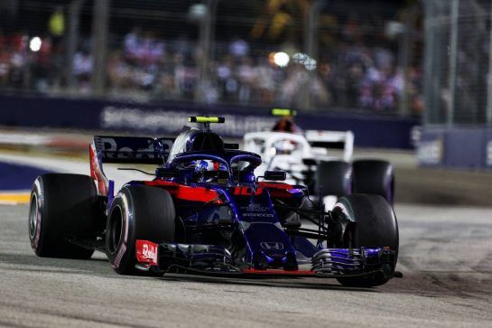 Pierre Gasly (FRA) Scuderia Toro Rosso STR13.
16.09.2018. Formula 1 World Championship, Rd 15, Singapore Grand Prix, Marina Bay Street Circuit, Singapore, Race Day.
- www.xpbimages.com, EMail: requests@xpbimages.com - copy of publication required for printed pictures. Every used picture is fee-liable. © Copyright: Charniaux / XPB Images