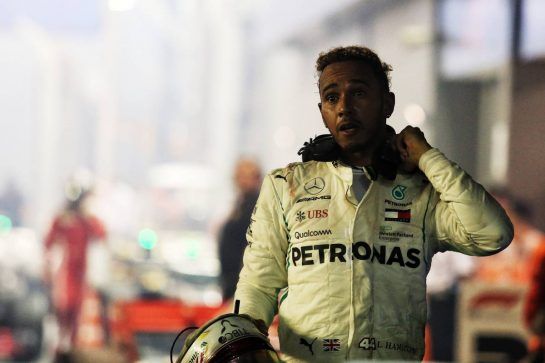 Race winner Lewis Hamilton (GBR) Mercedes AMG F1 in parc ferme.
16.09.2018. Formula 1 World Championship, Rd 15, Singapore Grand Prix, Marina Bay Street Circuit, Singapore, Race Day.
- www.xpbimages.com, EMail: requests@xpbimages.com - copy of publication required for printed pictures. Every used picture is fee-liable. © Copyright: Charniaux / XPB Images