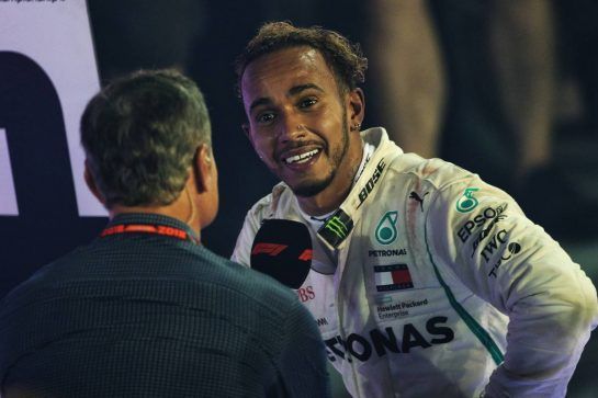 Race winner Lewis Hamilton (GBR) Mercedes AMG F1 with David Coulthard (GBR) Red Bull Racing and Scuderia Toro Advisor / Channel 4 F1 Commentator in parc ferme.
16.09.2018. Formula 1 World Championship, Rd 15, Singapore Grand Prix, Marina Bay Street Circuit, Singapore, Race Day.
- www.xpbimages.com, EMail: requests@xpbimages.com - copy of publication required for printed pictures. Every used picture is fee-liable. © Copyright: Bearne / XPB Images