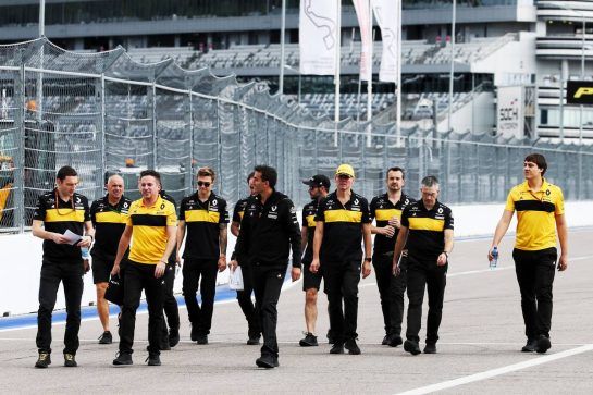 The Renault Sport F1 Team walk the circuit.
27.09.2018. Formula 1 World Championship, Rd 16, Russian Grand Prix, Sochi Autodrom, Sochi, Russia, Preparation Day.
- www.xpbimages.com, EMail: requests@xpbimages.com - copy of publication required for printed pictures. Every used picture is fee-liable. © Copyright: Batchelor / XPB Images