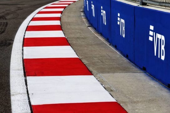 Circuit atmosphere - kerb detail.
27.09.2018. Formula 1 World Championship, Rd 16, Russian Grand Prix, Sochi Autodrom, Sochi, Russia, Preparation Day.
- www.xpbimages.com, EMail: requests@xpbimages.com - copy of publication required for printed pictures. Every used picture is fee-liable. © Copyright: Moy / XPB Images