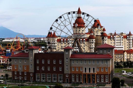 Scenic Sochi.
28.09.2018. Formula 1 World Championship, Rd 16, Russian Grand Prix, Sochi Autodrom, Sochi, Russia, Practice Day.
- www.xpbimages.com, EMail: requests@xpbimages.com - copy of publication required for printed pictures. Every used picture is fee-liable. © Copyright: Moy / XPB Images