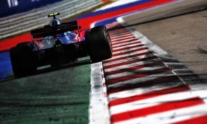 Toro Rosso moves back to previous-spec Honda engine