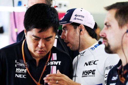 Sergio Perez (MEX) Racing Point Force India F1 Team with Jun Matsuzaki (JPN) Racing Point Force India F1 Team Senior Tyre Engineer.
29.09.2018. Formula 1 World Championship, Rd 16, Russian Grand Prix, Sochi Autodrom, Sochi, Russia, Qualifying Day.
- www.xpbimages.com, EMail: requests@xpbimages.com - copy of publication required for printed pictures. Every used picture is fee-liable. © Copyright: Batchelor / XPB Images