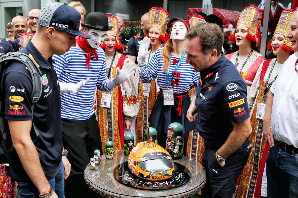 Max Verstappen (NLD) Red Bull Racing celebrates his 21st birthday with the team.