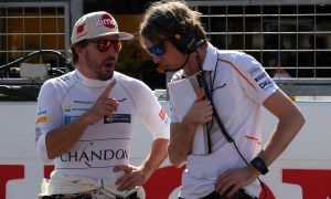 Alonso lashes out at midfield rivals, then reins in criticism