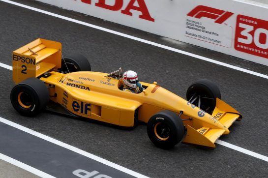 Satoru Nakajima (JPN) Lotus 100T(1988).
Suzuka Circuit.