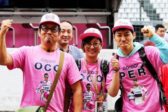 Racing Point Force India F1 Team fans.
04.10.2018. Formula 1 World Championship, Rd 17, Japanese Grand Prix, Suzuka, Japan, Preparation Day.
- www.xpbimages.com, EMail: requests@xpbimages.com - copy of publication required for printed pictures. Every used picture is fee-liable. © Copyright: Moy / XPB Images