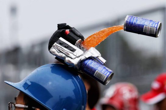 Fans and atmosphere.
04.10.2018. Formula 1 World Championship, Rd 17, Japanese Grand Prix, Suzuka, Japan, Preparation Day.
- www.xpbimages.com, EMail: requests@xpbimages.com - copy of publication required for printed pictures. Every used picture is fee-liable. © Copyright: Batchelor / XPB Images