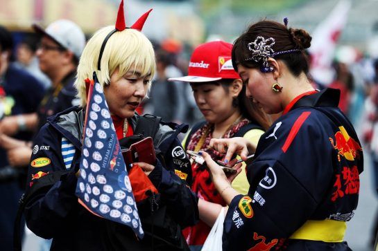 Red Bull Racing fans.
04.10.2018. Formula 1 World Championship, Rd 17, Japanese Grand Prix, Suzuka, Japan, Preparation Day.
- www.xpbimages.com, EMail: requests@xpbimages.com - copy of publication required for printed pictures. Every used picture is fee-liable. © Copyright: Batchelor / XPB Images