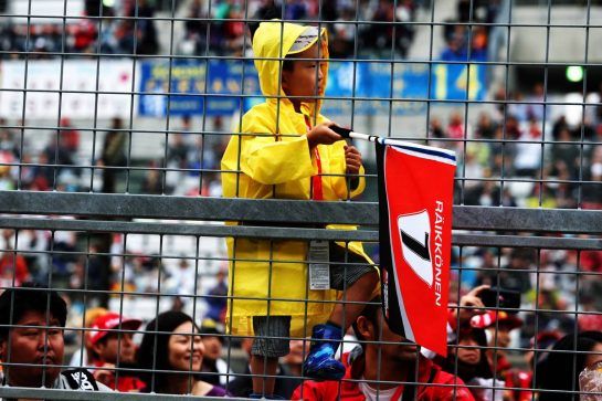 A young Kimi Raikkonen (FIN) Ferrari fan.
04.10.2018. Formula 1 World Championship, Rd 17, Japanese Grand Prix, Suzuka, Japan, Preparation Day.
- www.xpbimages.com, EMail: requests@xpbimages.com - copy of publication required for printed pictures. Every used picture is fee-liable. © Copyright: Moy / XPB Images