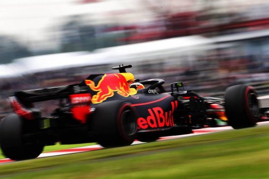 Daniel Ricciardo (AUS) Red Bull Racing RB14.
05.10.2018. Formula 1 World Championship, Rd 17, Japanese Grand Prix, Suzuka, Japan, Practice Day.
- www.xpbimages.com, EMail: requests@xpbimages.com - copy of publication required for printed pictures. Every used picture is fee-liable. © Copyright: Moy / XPB Images