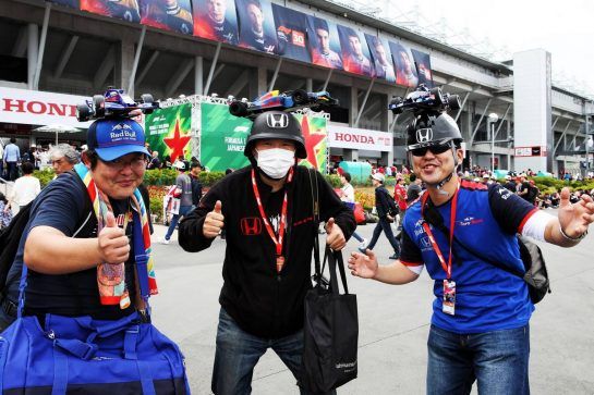 Scuderia Toro Rosso fans.
05.10.2018. Formula 1 World Championship, Rd 17, Japanese Grand Prix, Suzuka, Japan, Practice Day.
- www.xpbimages.com, EMail: requests@xpbimages.com - copy of publication required for printed pictures. Every used picture is fee-liable. © Copyright: Batchelor / XPB Images