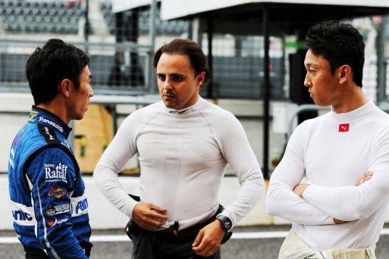 (L to R): Takuma Sato (JPN) with Felipe Massa (BRA) and Kazuki Nakajima (JPN).
05.10.2018. Formula 1 World Championship, Rd 17, Japanese Grand Prix, Suzuka, Japan, Practice Day.
- www.xpbimages.com, EMail: requests@xpbimages.com - copy of publication required for printed pictures. Every used picture is fee-liable. © Copyright: Moy / XPB Images