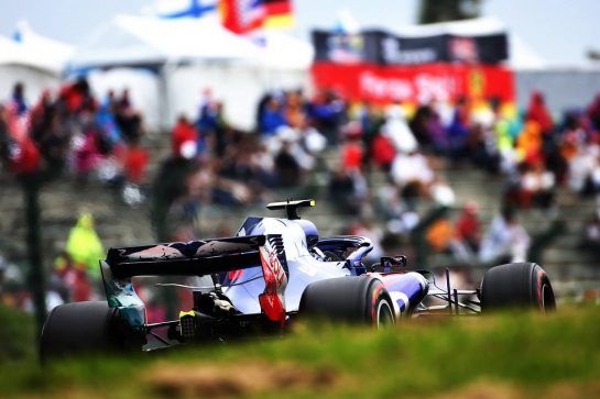 Pierre Gasly (FRA) Scuderia Toro Rosso STR13.
06.10.2018. Formula 1 World Championship, Rd 17, Japanese Grand Prix, Suzuka, Japan, Qualifying Day.
- www.xpbimages.com, EMail: requests@xpbimages.com - copy of publication required for printed pictures. Every used picture is fee-liable. © Copyright: Charniaux / XPB Images