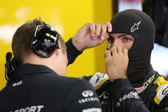 Carlos Sainz Jr (ESP) Renault F1 Team 
06.10.2018. Formula 1 World Championship, Rd 17, Japanese Grand Prix, Suzuka, Japan, Qualifying Day.
- www.xpbimages.com, EMail: requests@xpbimages.com - copy of publication required for printed pictures. Every used picture is fee-liable. © Copyright: Charniaux / XPB Images