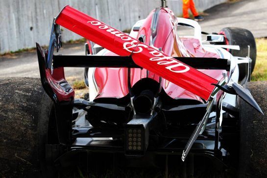 The damaged Sauber C37 of Marcus Ericsson (SWE) Sauber F1 Team, who crashed in qualifying.
06.10.2018. Formula 1 World Championship, Rd 17, Japanese Grand Prix, Suzuka, Japan, Qualifying Day.
- www.xpbimages.com, EMail: requests@xpbimages.com - copy of publication required for printed pictures. Every used picture is fee-liable. © Copyright: Moy / XPB Images