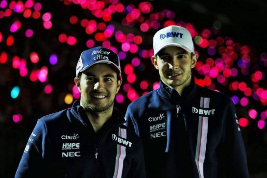 (L to R): Sergio Perez (MEX) Racing Point Force India F1 Team with Esteban Ocon (FRA) Racing Point Force India F1 Team with the fans at night time.
06.10.2018. Formula 1 World Championship, Rd 17, Japanese Grand Prix, Suzuka, Japan, Qualifying Day.
- www.xpbimages.com, EMail: requests@xpbimages.com - copy of publication required for printed pictures. Every used picture is fee-liable. © Copyright: Moy / XPB Images