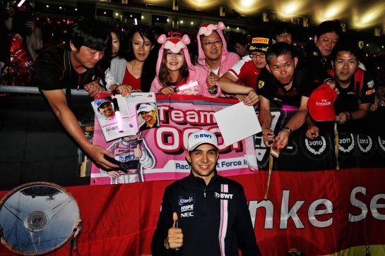 Esteban Ocon (FRA) Racing Point Force India F1 Team with the fans at night time.
06.10.2018. Formula 1 World Championship, Rd 17, Japanese Grand Prix, Suzuka, Japan, Qualifying Day.
- www.xpbimages.com, EMail: requests@xpbimages.com - copy of publication required for printed pictures. Every used picture is fee-liable. © Copyright: Moy / XPB Images