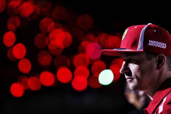 Kimi Raikkonen (FIN) Ferrari with the fans at night time.
06.10.2018. Formula 1 World Championship, Rd 17, Japanese Grand Prix, Suzuka, Japan, Qualifying Day.
- www.xpbimages.com, EMail: requests@xpbimages.com - copy of publication required for printed pictures. Every used picture is fee-liable. © Copyright: Moy / XPB Images