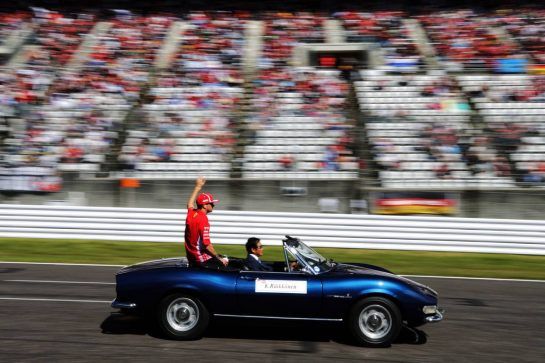 Kimi Raikkonen (FIN) Ferrari on the drivers parade.
07.10.2018. Formula 1 World Championship, Rd 17, Japanese Grand Prix, Suzuka, Japan, Race Day.
- www.xpbimages.com, EMail: requests@xpbimages.com - copy of publication required for printed pictures. Every used picture is fee-liable. © Copyright: Moy / XPB Images