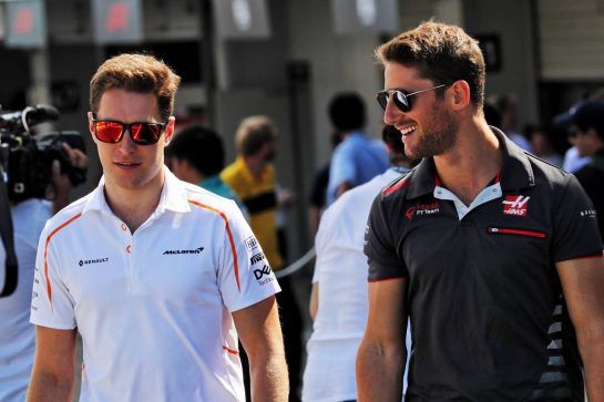 (L to R): Stoffel Vandoorne (BEL) McLaren with Romain Grosjean (FRA) Haas F1 Team on the drivers parade.
07.10.2018. Formula 1 World Championship, Rd 17, Japanese Grand Prix, Suzuka, Japan, Race Day.
- www.xpbimages.com, EMail: requests@xpbimages.com - copy of publication required for printed pictures. Every used picture is fee-liable. © Copyright: Photo4 / XPB Images