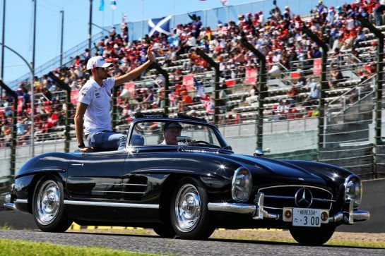 Esteban Ocon (FRA) Racing Point Force India F1 Team on the drivers parade.
07.10.2018. Formula 1 World Championship, Rd 17, Japanese Grand Prix, Suzuka, Japan, Race Day.
- www.xpbimages.com, EMail: requests@xpbimages.com - copy of publication required for printed pictures. Every used picture is fee-liable. © Copyright: Batchelor / XPB Images