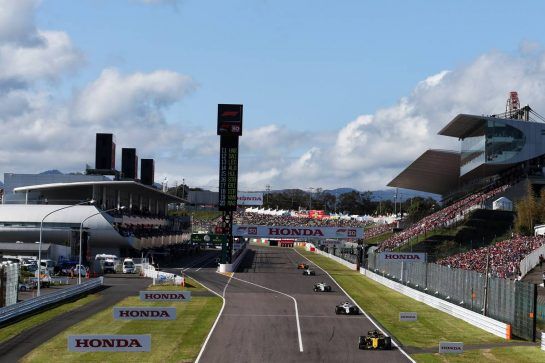 Nico Hulkenberg (GER) Renault Sport F1 Team RS18.
07.10.2018. Formula 1 World Championship, Rd 17, Japanese Grand Prix, Suzuka, Japan, Race Day.
- www.xpbimages.com, EMail: requests@xpbimages.com - copy of publication required for printed pictures. Every used picture is fee-liable. © Copyright: Charniaux / XPB Images
