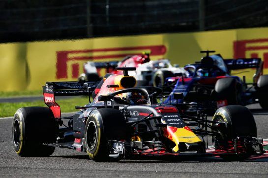 Daniel Ricciardo (AUS) Red Bull Racing RB14.
07.10.2018. Formula 1 World Championship, Rd 17, Japanese Grand Prix, Suzuka, Japan, Race Day.
- www.xpbimages.com, EMail: requests@xpbimages.com - copy of publication required for printed pictures. Every used picture is fee-liable. © Copyright: Batchelor / XPB Images