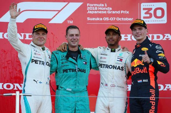 1st place Lewis Hamilton (GBR) Mercedes AMG F1 W09 with 2nd place Valtteri Bottas (FIN) Mercedes AMG F1 and 3rd place Max Verstappen (NLD) Red Bull Racing RB14.
07.10.2018. Formula 1 World Championship, Rd 17, Japanese Grand Prix, Suzuka, Japan, Race Day.
- www.xpbimages.com, EMail: requests@xpbimages.com - copy of publication required for printed pictures. Every used picture is fee-liable. © Copyright: Batchelor / XPB Images