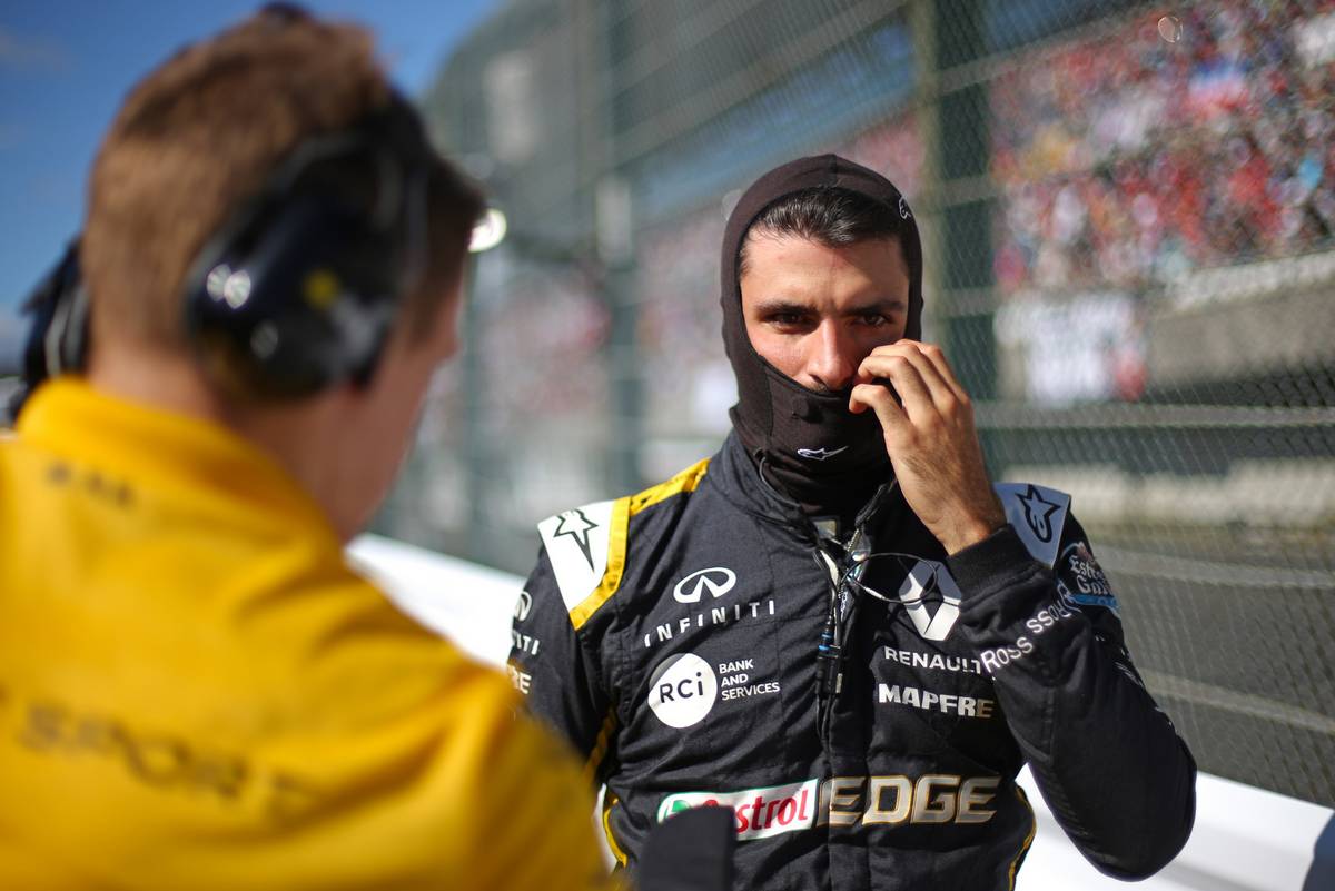 Carlos Sainz Jr (ESP) Renault F1 Team 